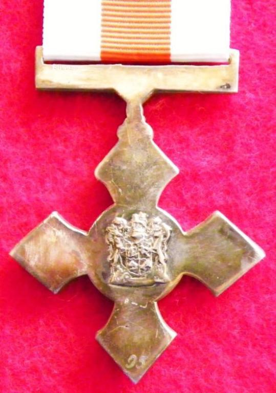 Army Cross (CM) (Gold in Emblem) (3).JPG
