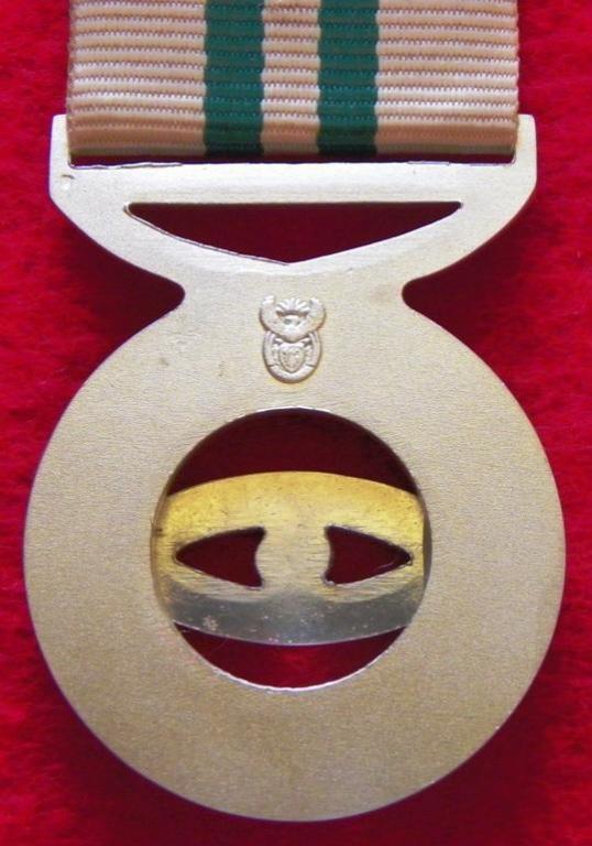 Intelligence Services Loyal Service Medal 20 Years (2005) (3).JPG