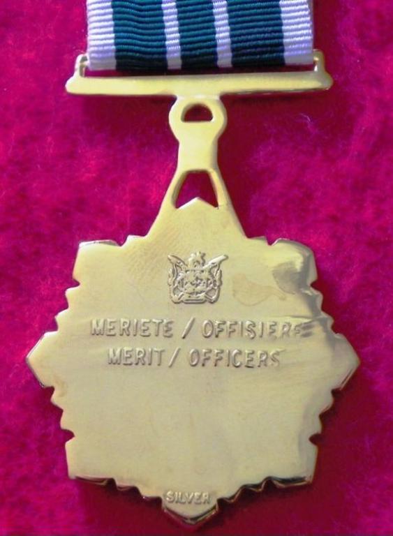 SA Gevangenisdiens Medalje vir Meriete (Offisiere) (Blink - Verguld) (3).JPG