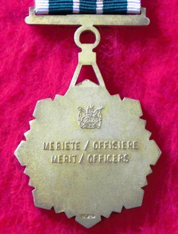SA Gevangenisdiens Medalje vir Meriete (Offisiere) (Matt) (3).JPG