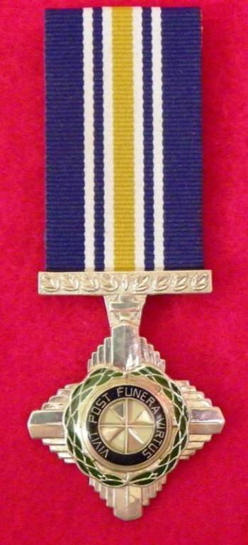 SA Police Cross for Bravery (Silver) (PCFS) (Suspender Bar on Back) (1).JPG