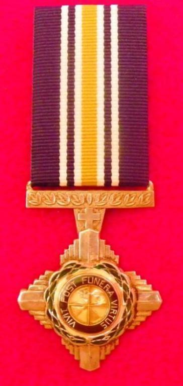SA Police Cross for Bravery (Silver) (PCFS) (Suspender Bar on Top) (1).JPG